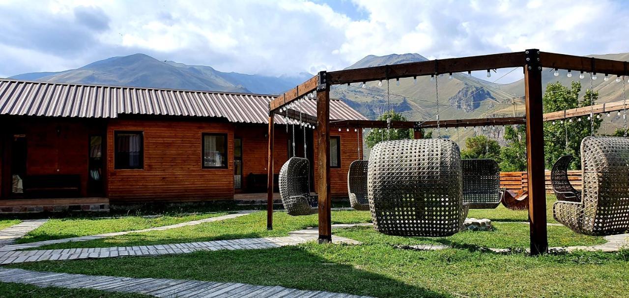 Hotel Migu Yard Kazbegi Exterior foto
